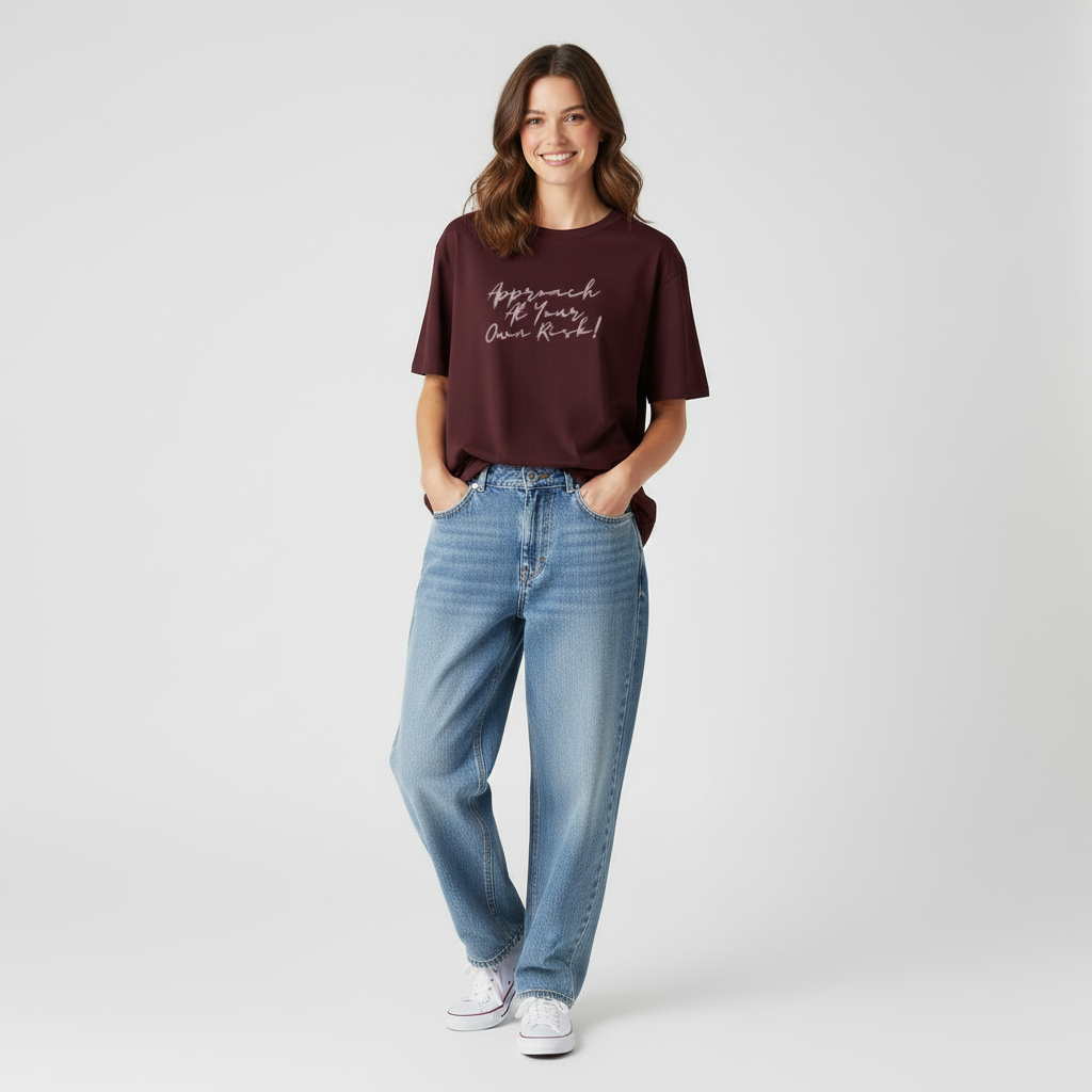 Woman wearing a maroon t-shirt